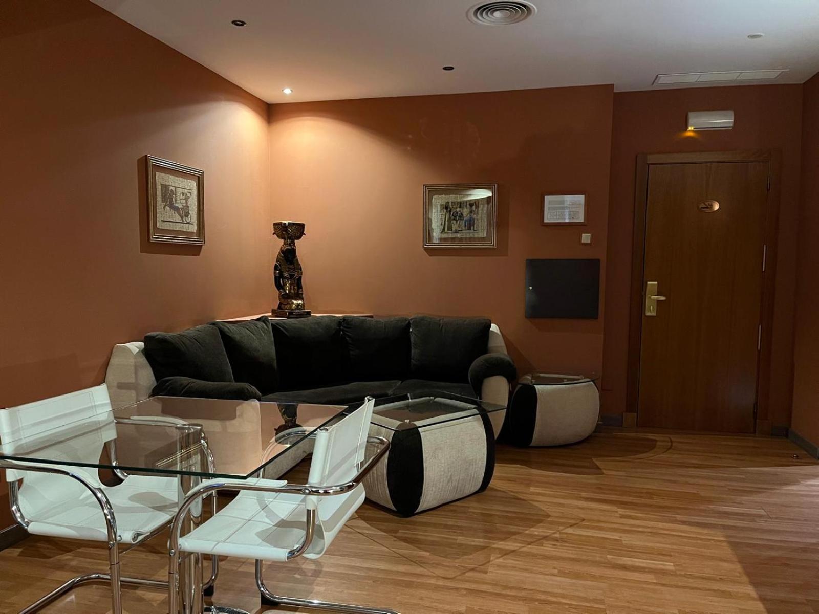 Hotel Alkalat Alcala de Guadaira Bagian luar foto