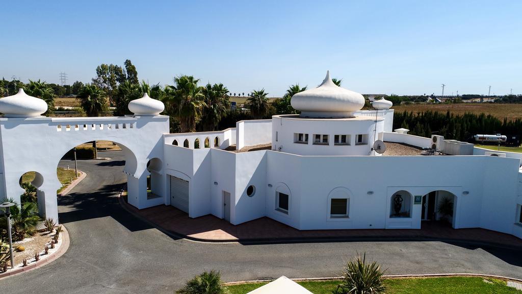Hotel Alkalat Alcala de Guadaira Bagian luar foto