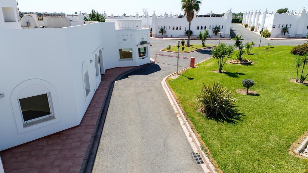 Hotel Alkalat Alcala de Guadaira Bagian luar foto