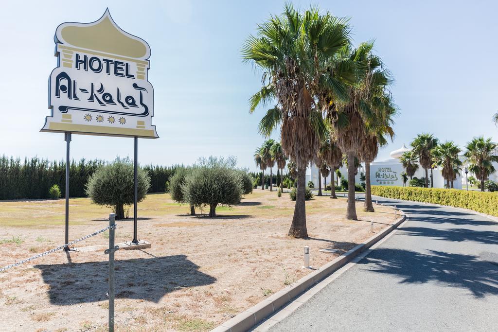Hotel Alkalat Alcala de Guadaira Bagian luar foto