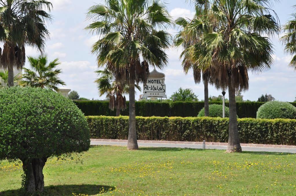 Hotel Alkalat Alcala de Guadaira Bagian luar foto
